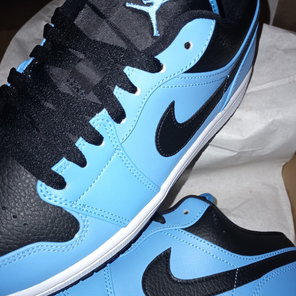 Air Jordan - Picture 3 of 4